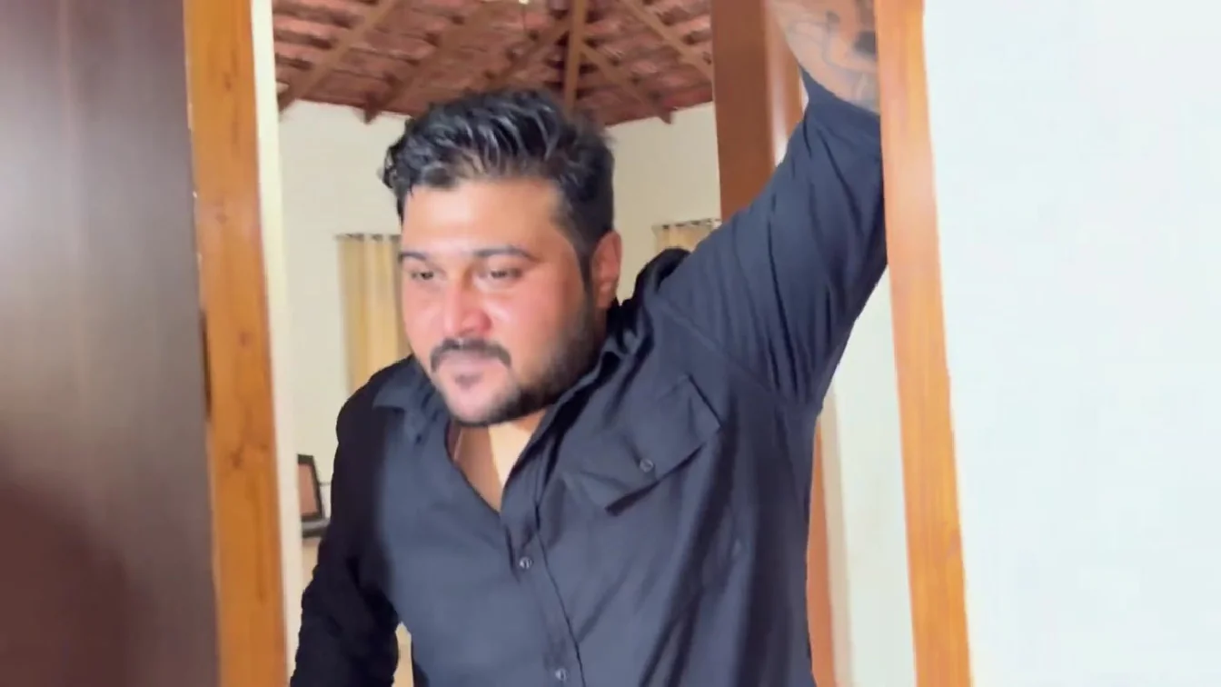 Romantic Moment Uncut